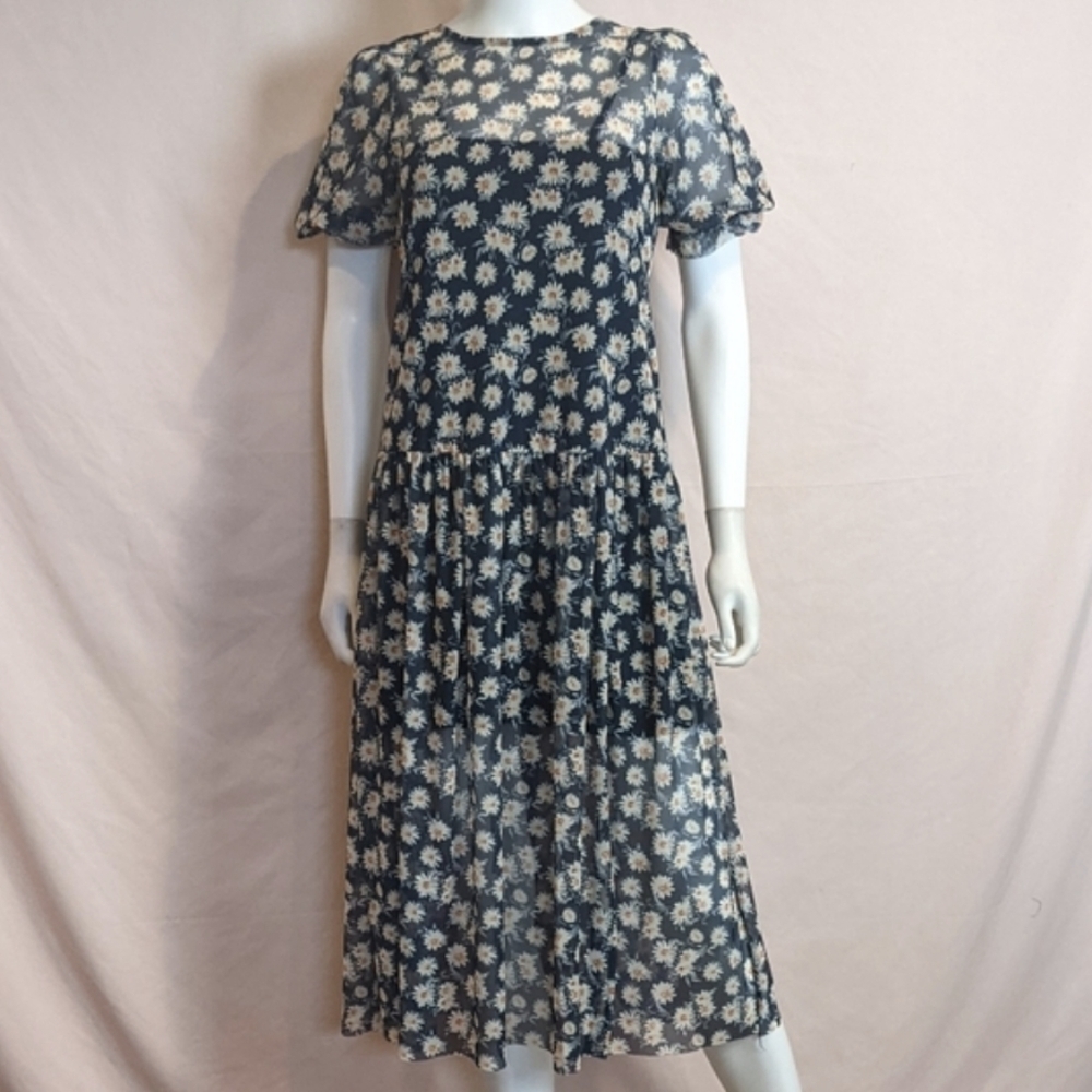 River Island Blue and White Floral Mesh Short Sleeve Partially Lined Midi Dress